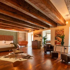 Maison d'hôtes Aurelia Luxury - Piazza Delle Erbe
