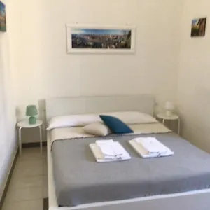 Maison d'hôtes A Due Passi Da Giulietta-casa Montecchi
